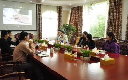 省政府參事室特約研究員、四川縣域企業(yè)家委員會(huì)理事長謝光大，四川縣域企業(yè)家委員會(huì)秘書長侯佳等來公司調(diào)研